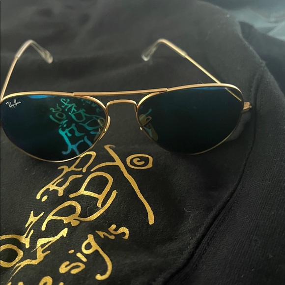 Blue and rose gold Ray Bans! Females - Picture 4 of 6